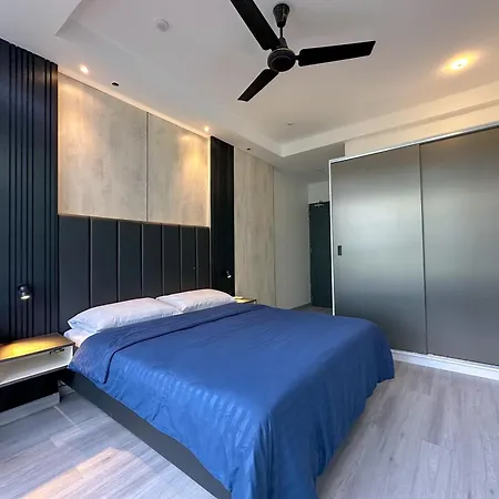 Modern, Cozy 2-Bedroom Apartment Мале Екстер'єр фото