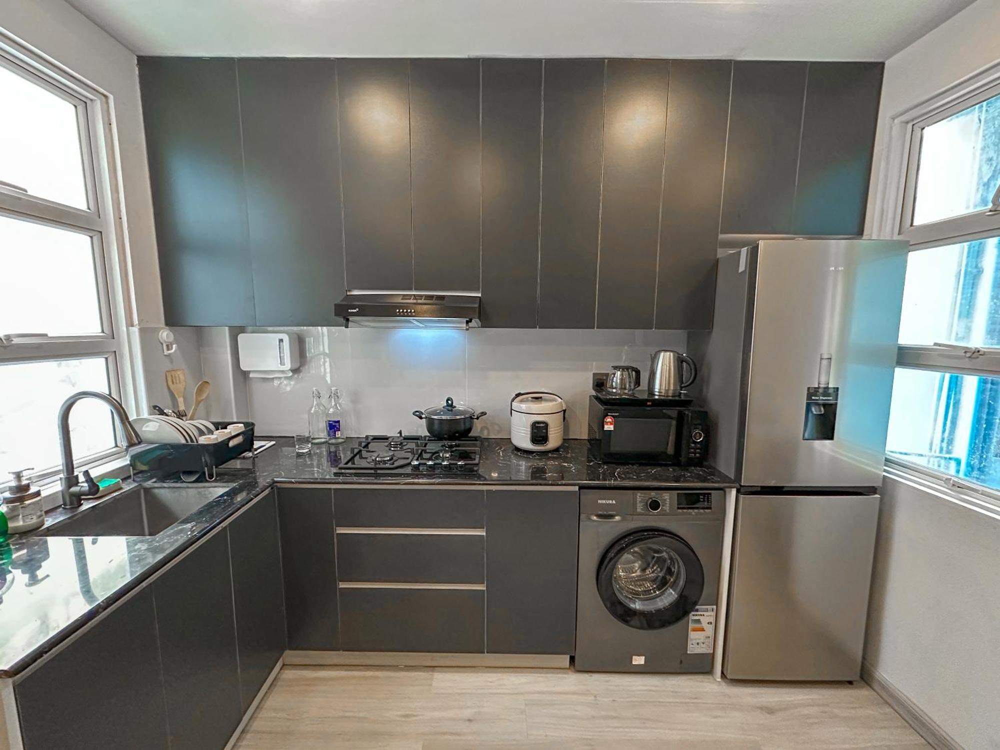 Modern, Cozy 2-bedroom *