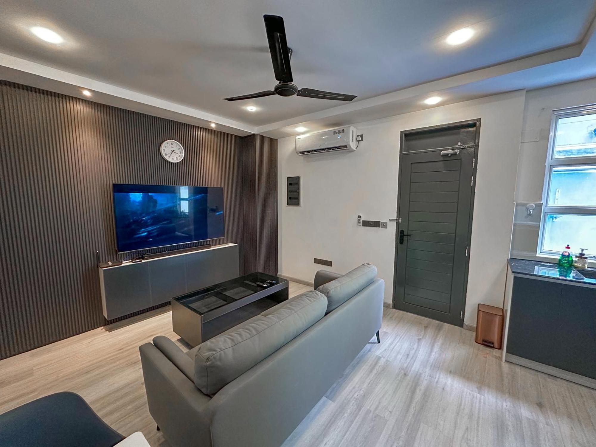 Apartment Modern, Cozy 2-bedroom Male