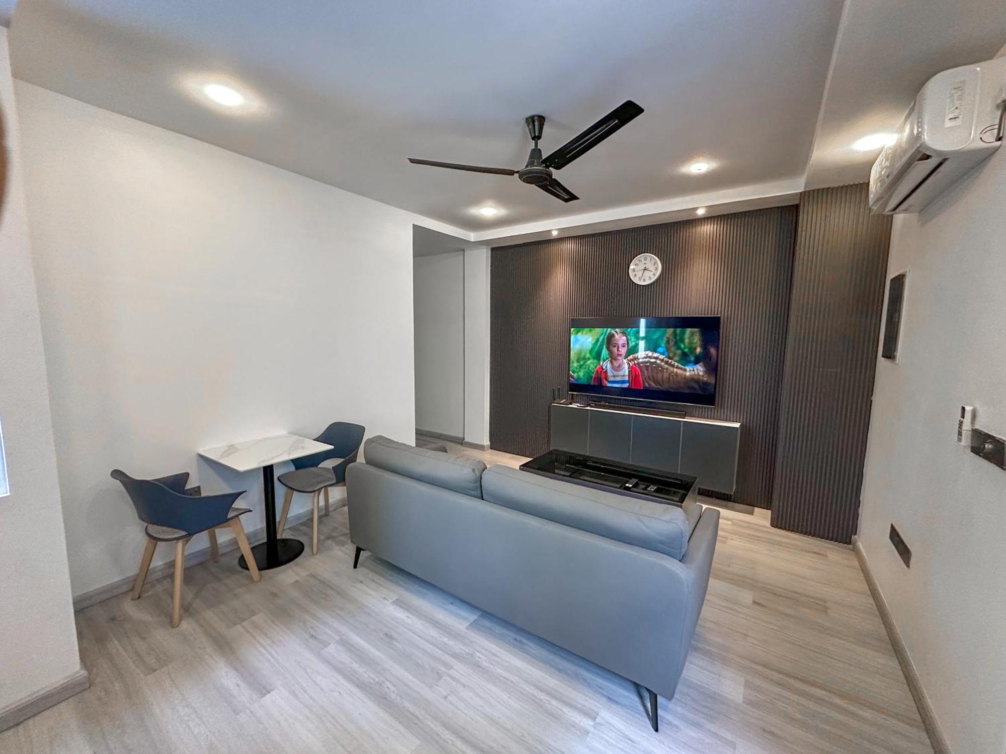 Modern, Cozy 2-bedroom Мале