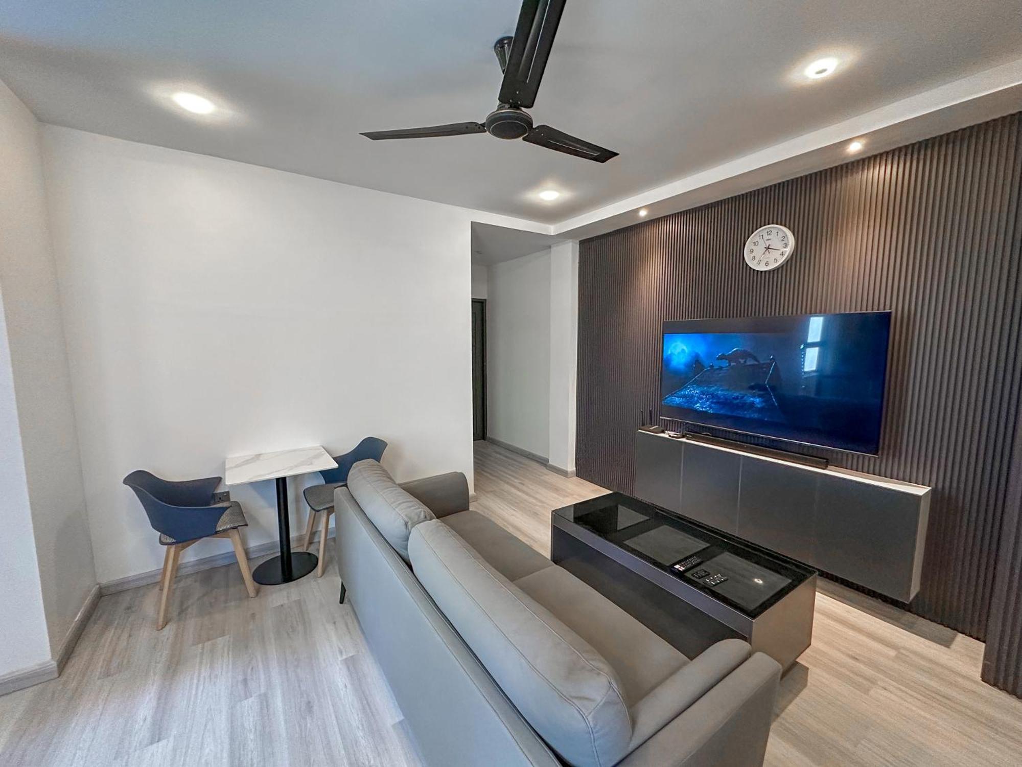 Modern, Cozy 2-bedroom